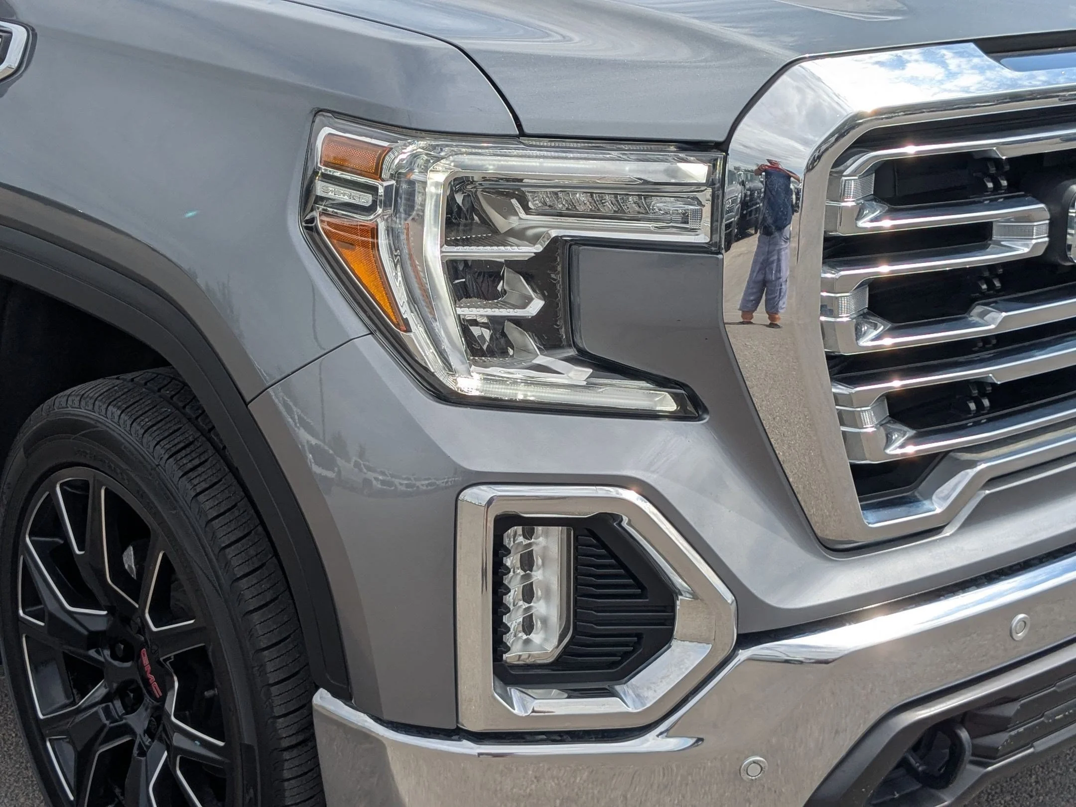 Used 2022 Satin Steel Metallic GMC SLT image 11