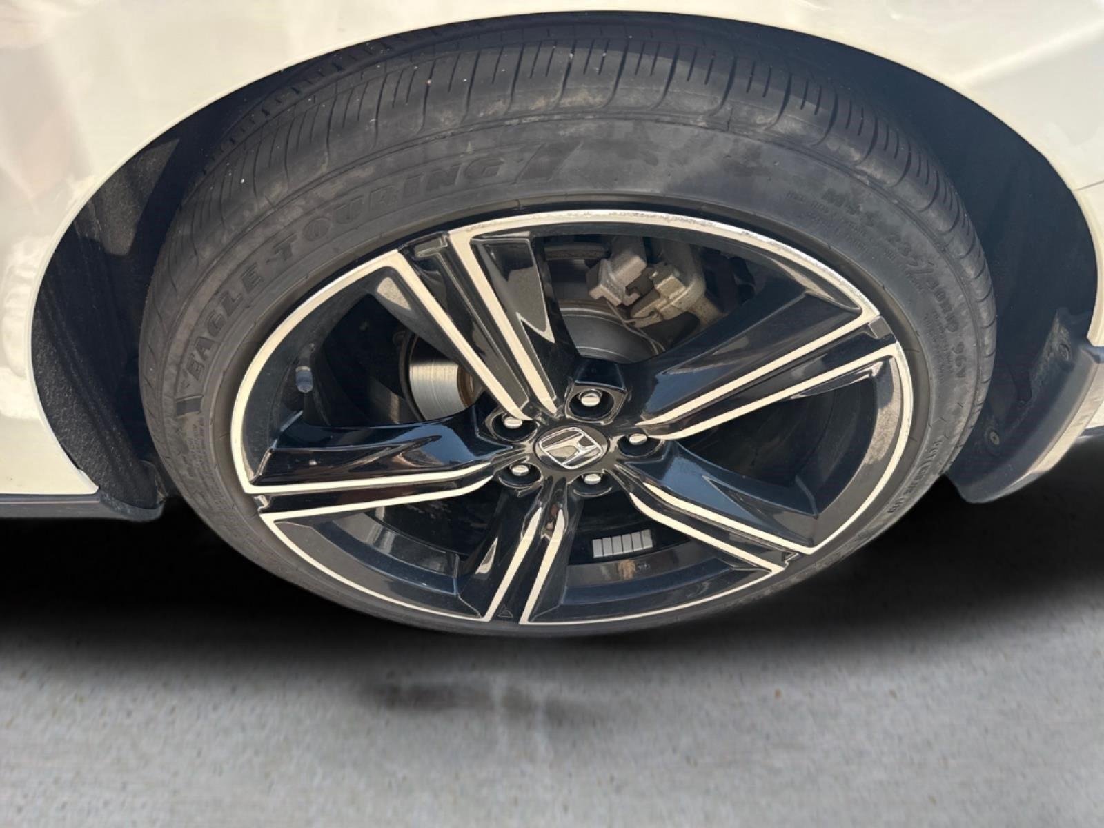 Used 2025 Platinum White Pearl Honda Sport image 7