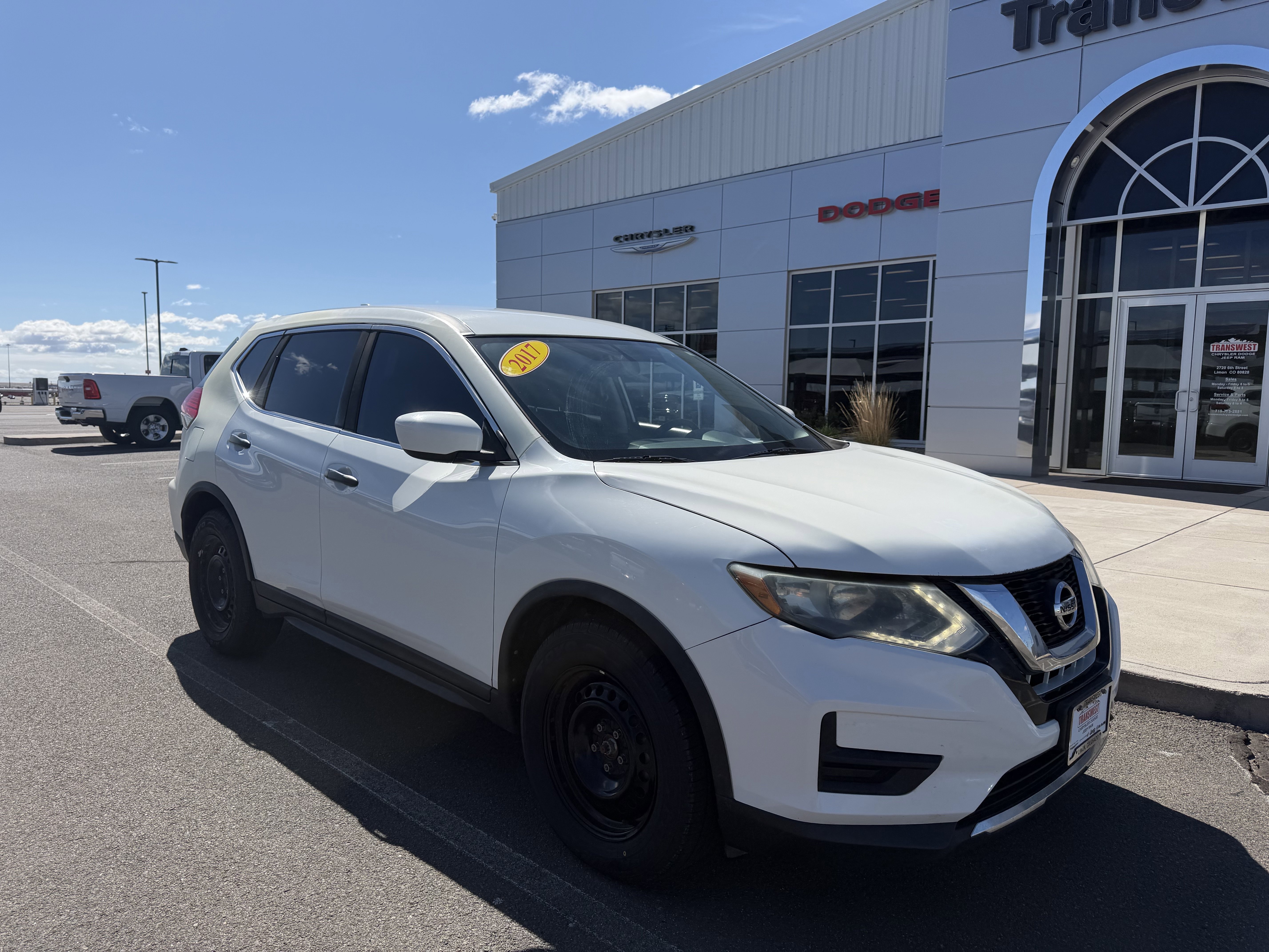 Used 2017 Nissan Rogue S with VIN KNMAT2MT4HP533368 for sale in Limon, CO