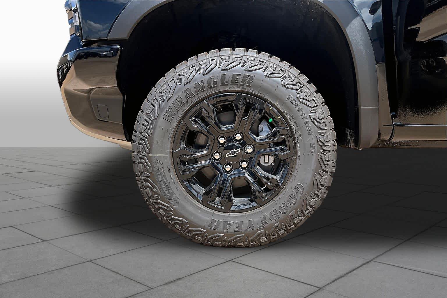 2026 Chevrolet Silverado 1500 ZR2 - Photo 11