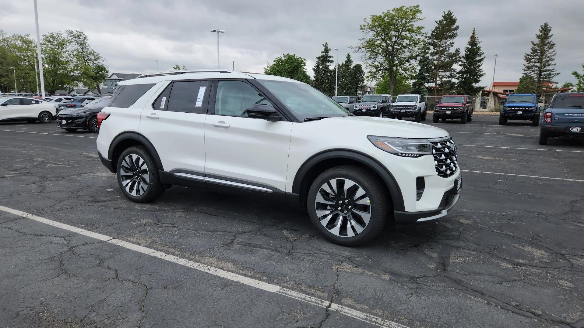 New 2026 Star White Metallic Tri-Coat Ford Platinum image 17
