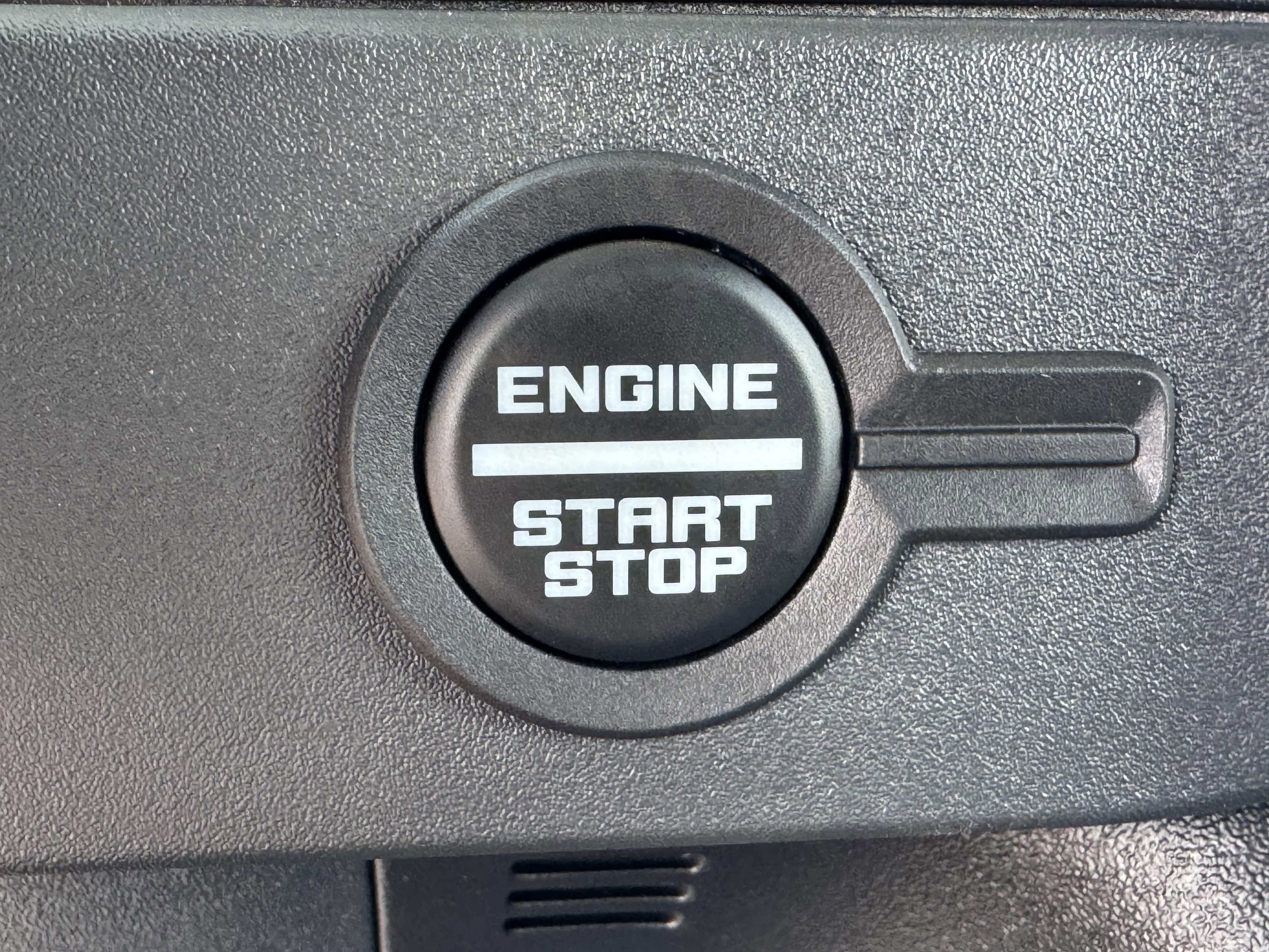New 2026 Avalanche Ford Base image 20