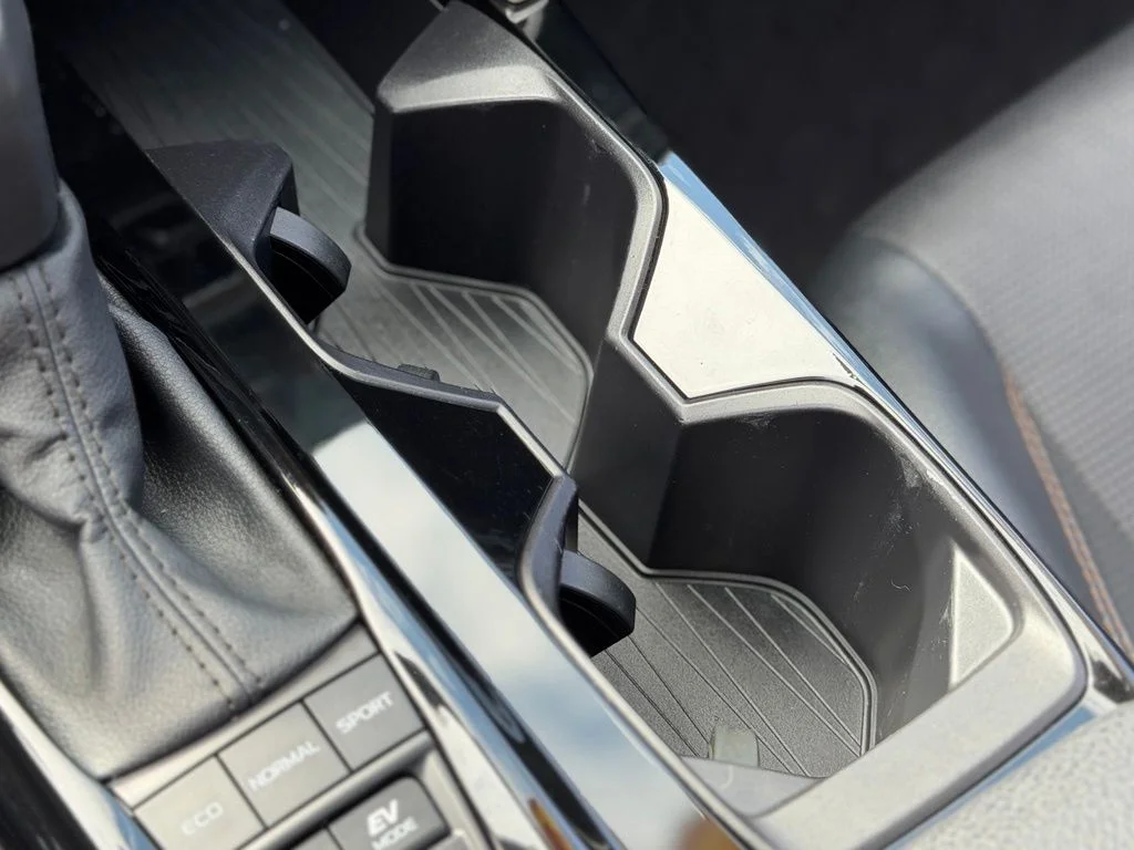 Used 2025  Toyota XLE image 19
