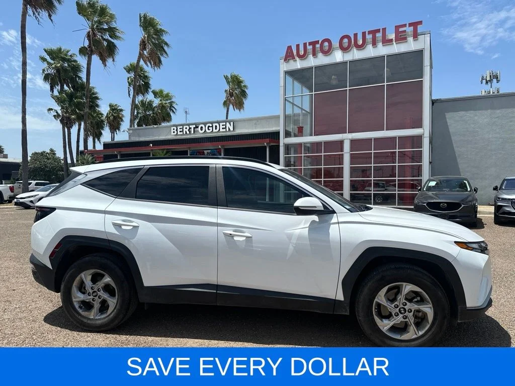 Used 2022 Gray Hyundai SEL image 4