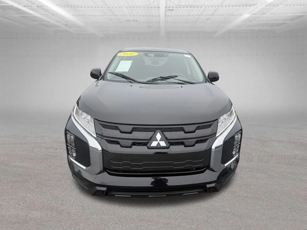 Used 2021 Labrador Black Metallic Mitsubishi 2.0 LE image 10