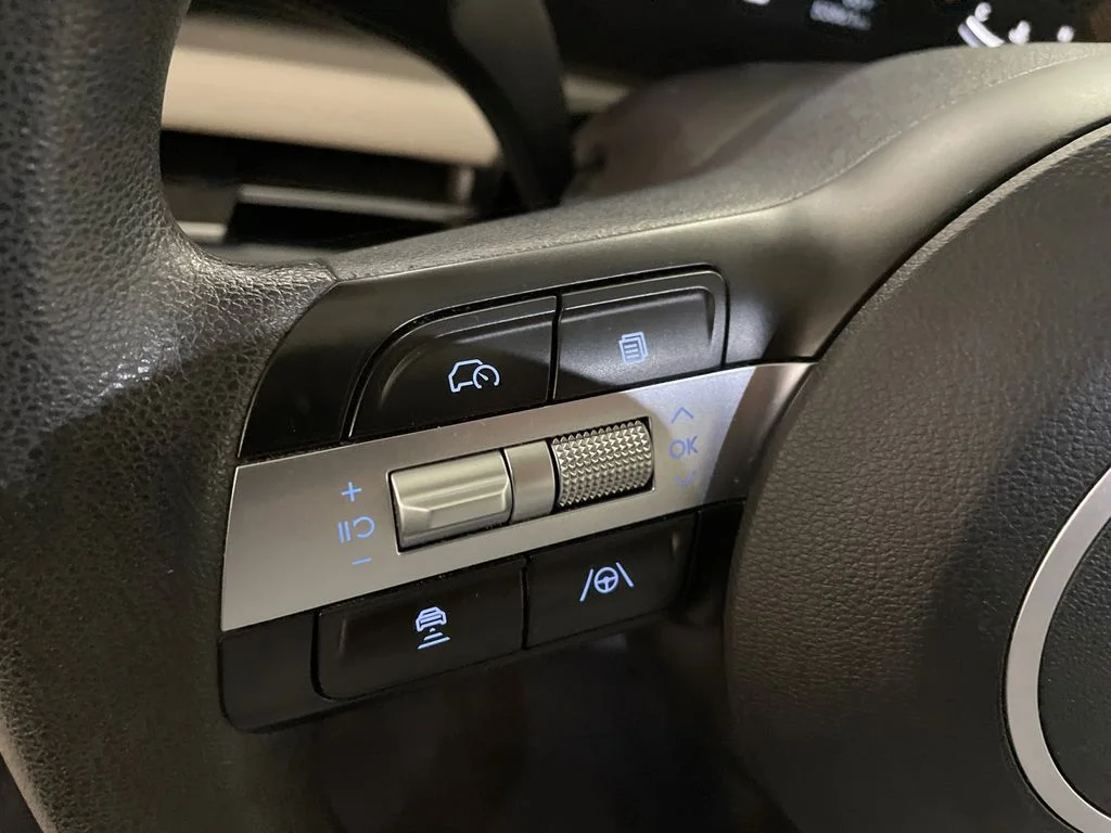 Used 2025 Shimmering Silver Hyundai SEL image 16