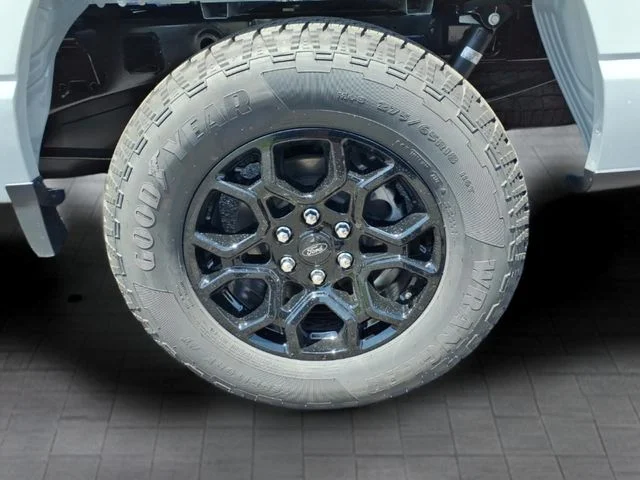 New 2026 Avalanche Ford XLT image 9