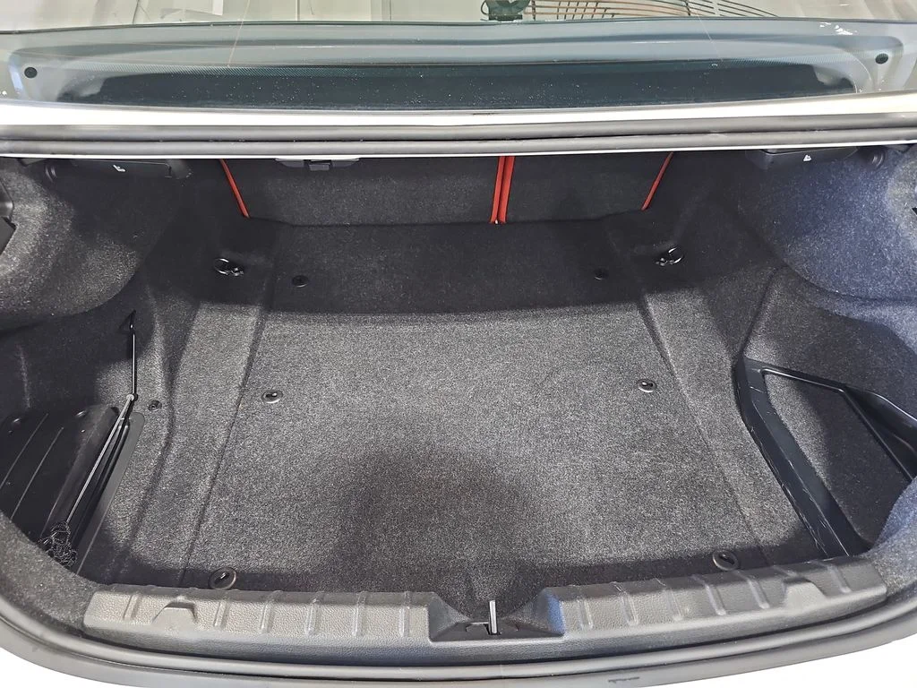 Used 2018 White BMW Base image 14