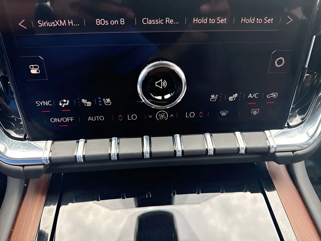 Used 2025 Silver GMC Denali image 19