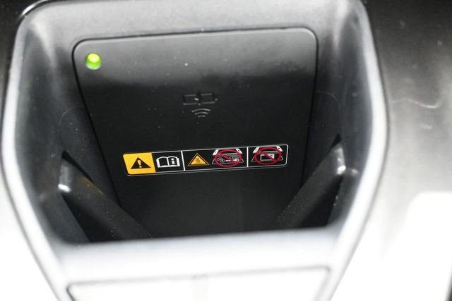 Used 2025  Toyota XLE image 3