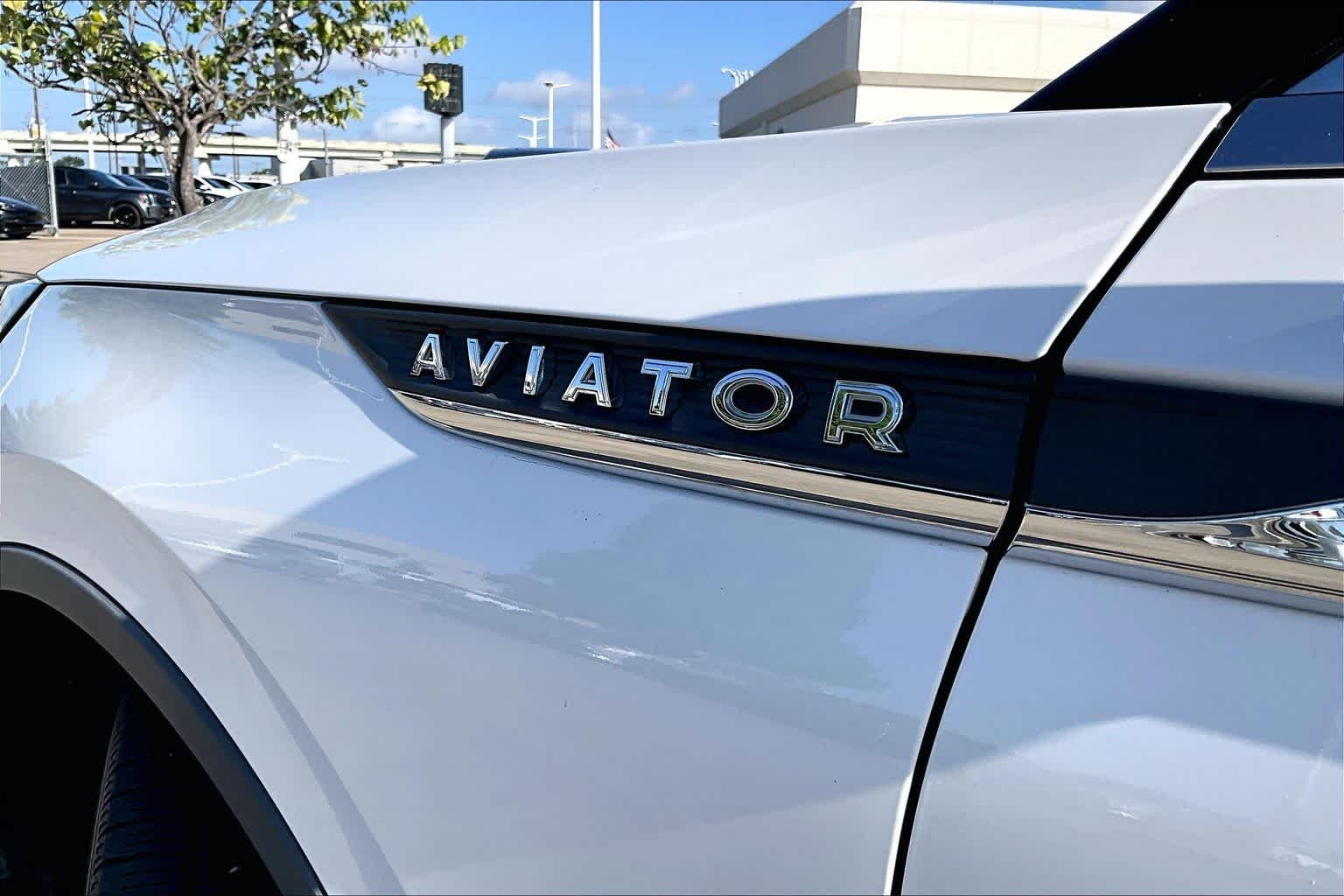 Used 2020 Pristine White Metallic Tri-Coat Lincoln Reserve image 9