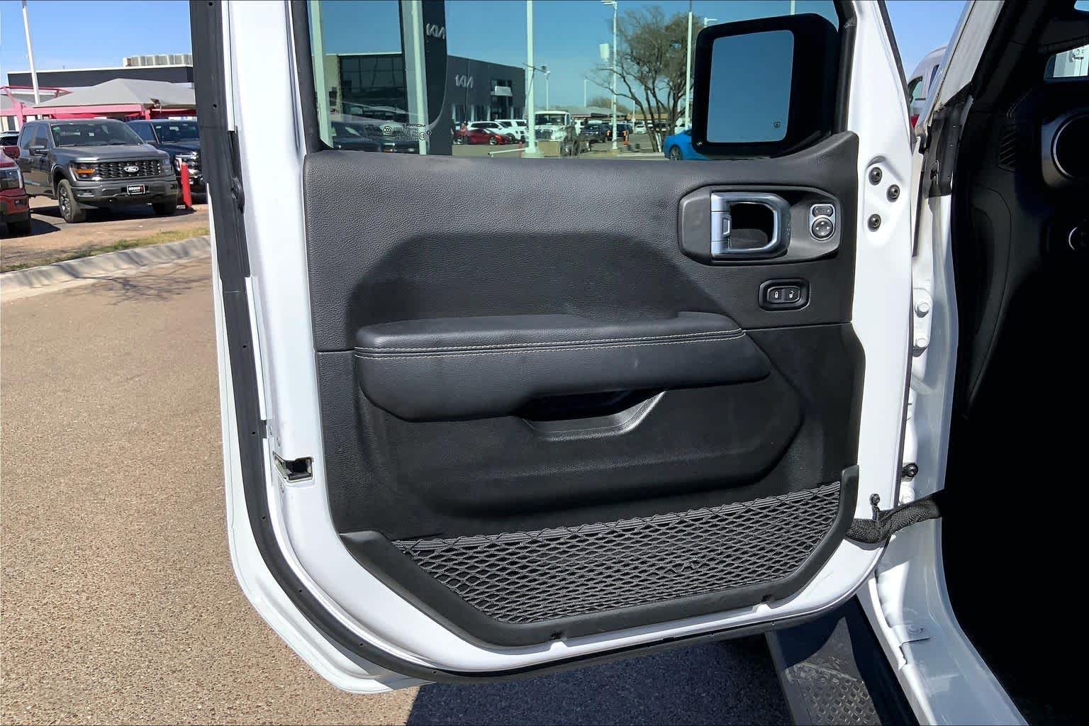 Used 2022 Bright White Clearcoat Jeep Overland image 42