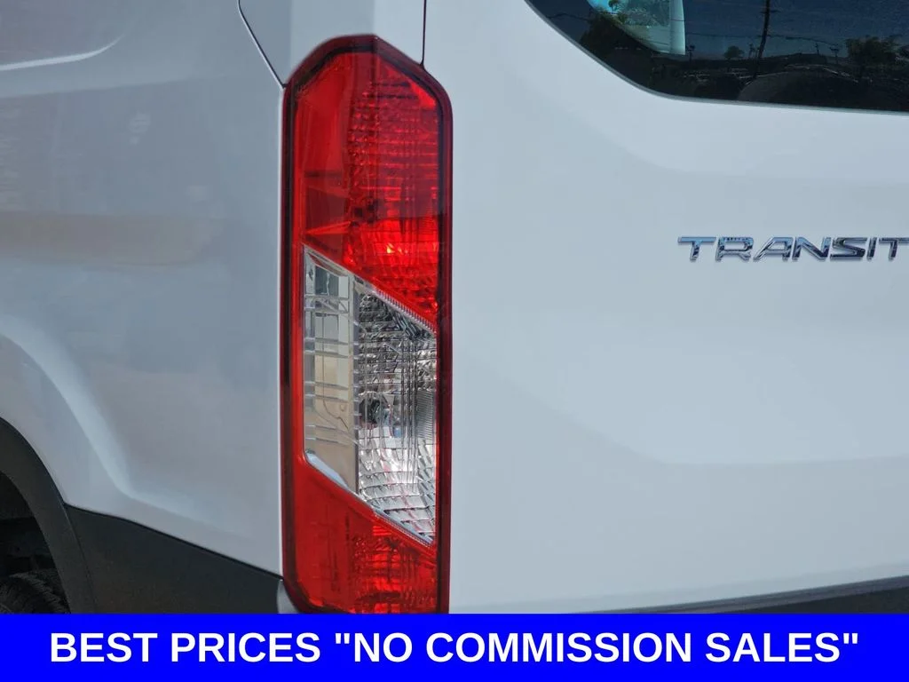Used 2025 White Ford Base image 39