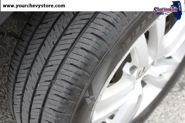 Used 2012 Gray Volkswagen SE image 7