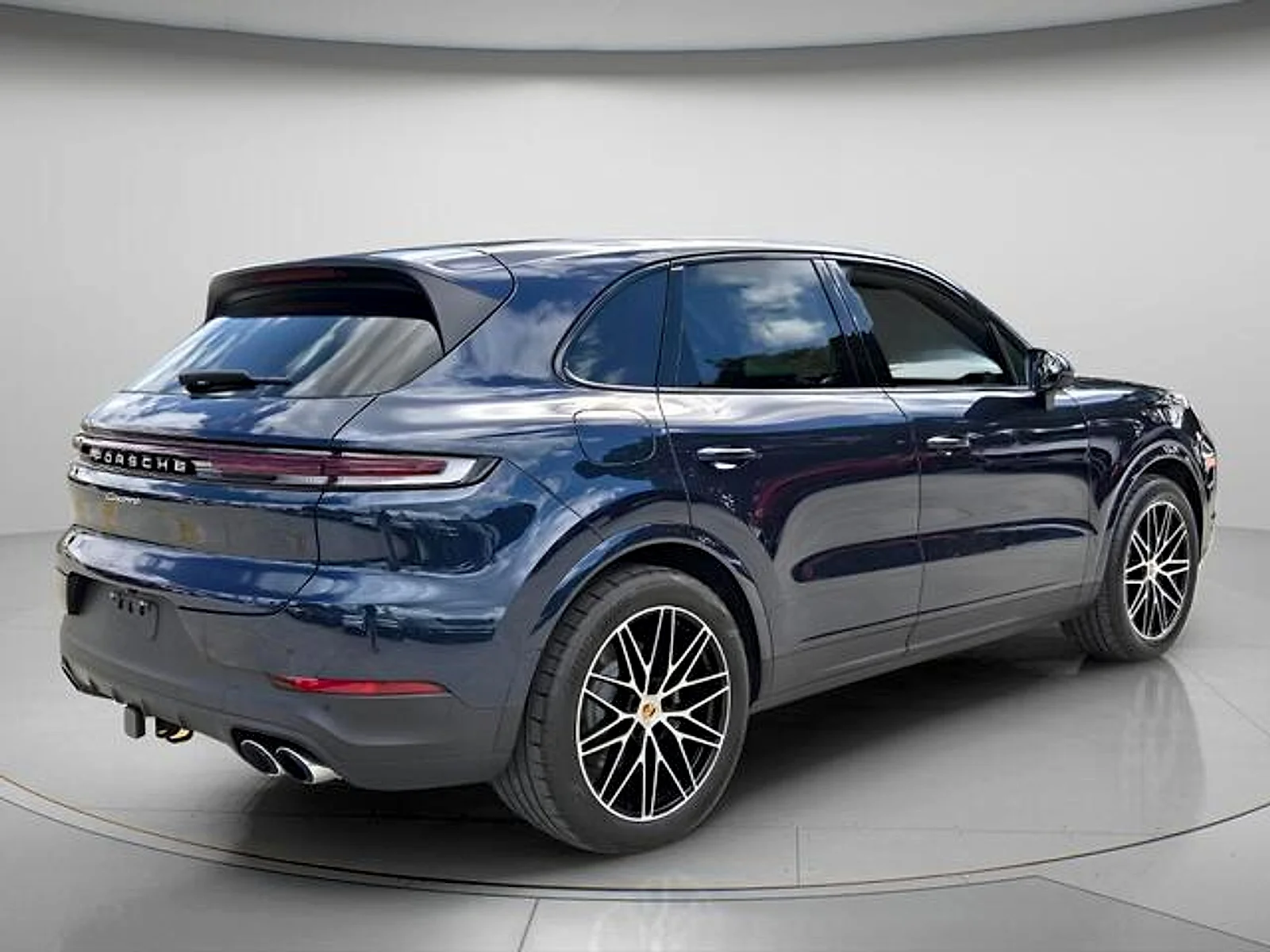 Used 2025  Porsche  image 6