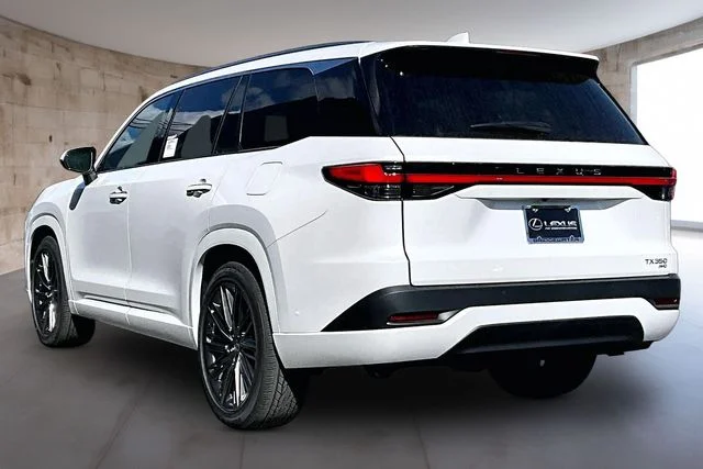 New 2026 Wind Chill Pearl Lexus Luxury image 3