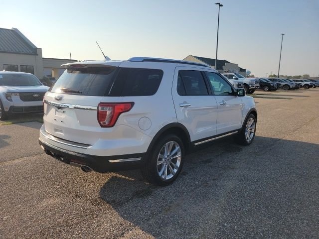 Used 2018 White Ford Limited image 21