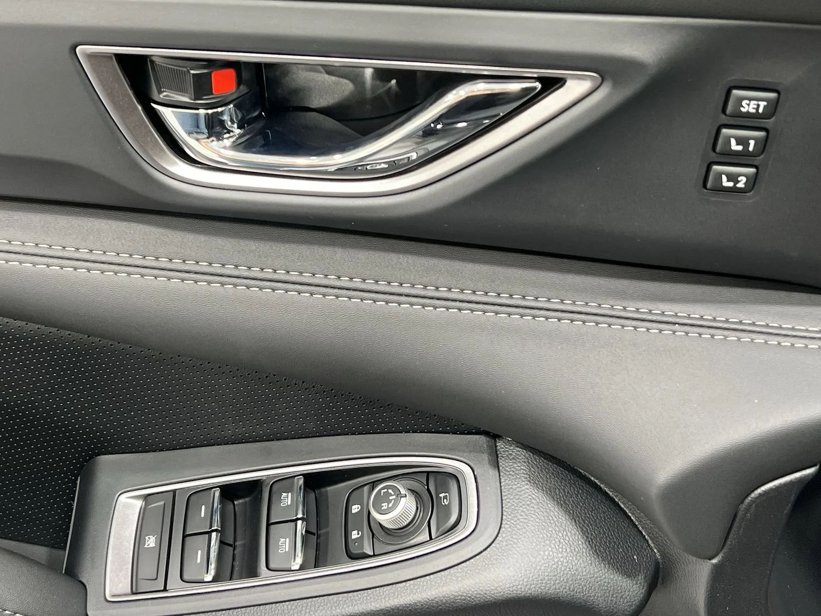 2026 Subaru Ascent Limited - Photo 13