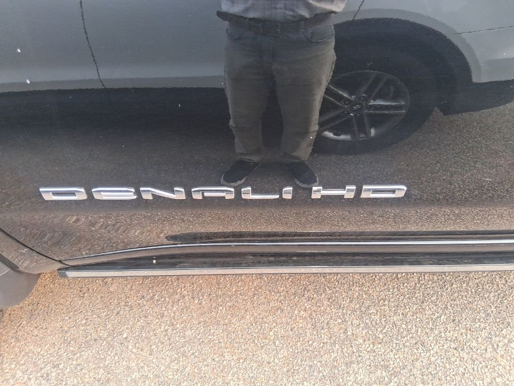 Used 2024 Black GMC Denali Ultimate image 9