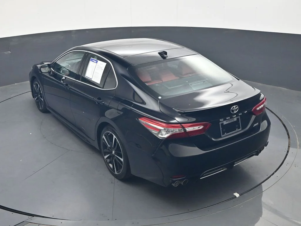 Used 2018 Midnight Black Metallic Toyota XSE image 26