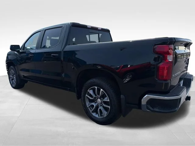 Used 2021 Black Chevrolet LT image 3