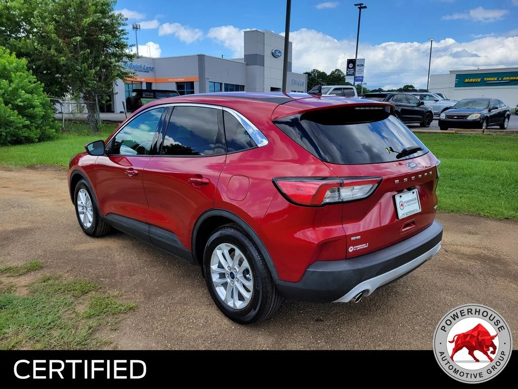 Used 2020 Red Ford SE image 4