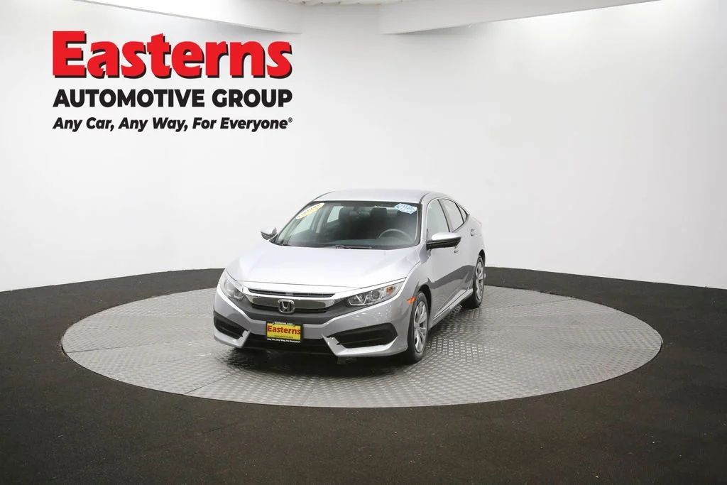Used 2018 Silver Honda LX image 49