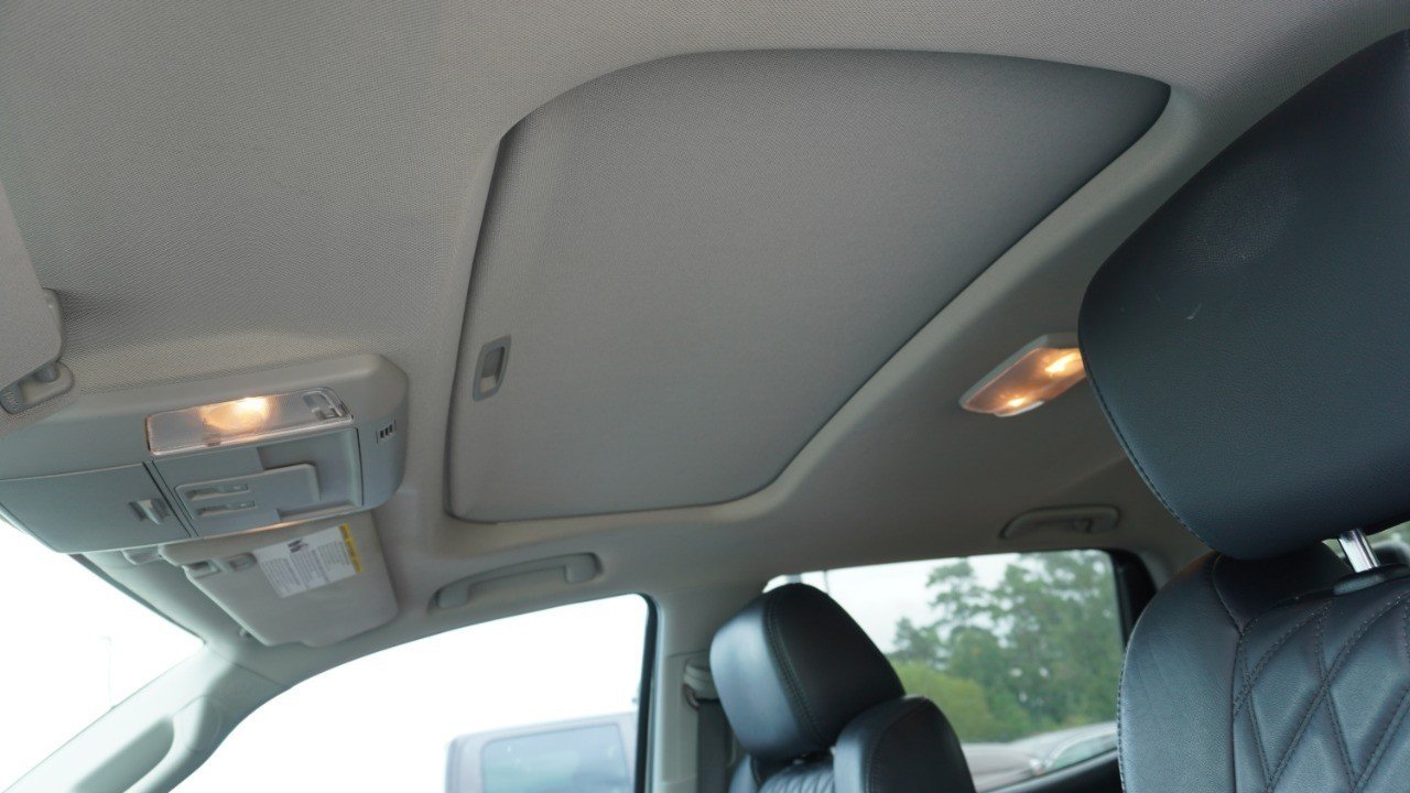 Used 2014 White Toyota Platinum image 12