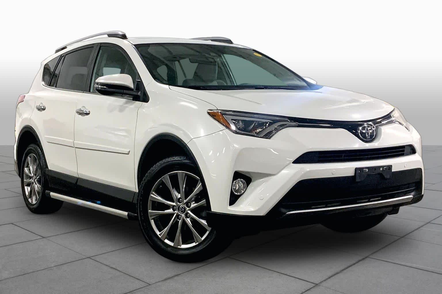 Used 2017 Blizzard Pearl Toyota Limited image 3