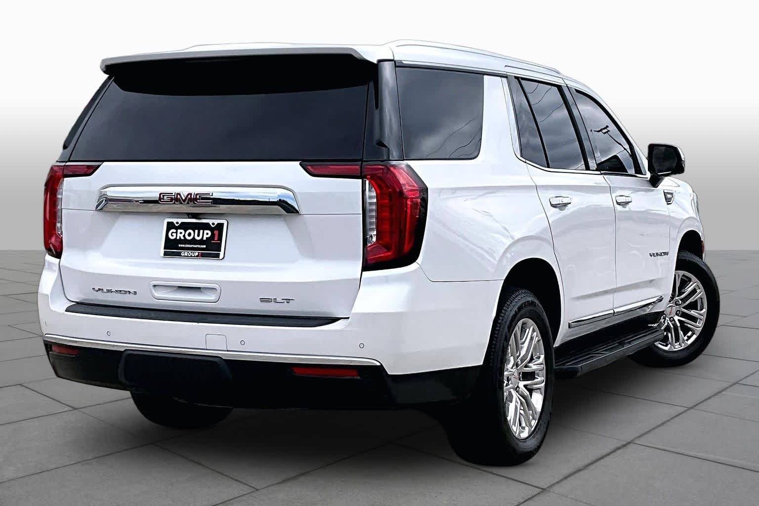 Used 2022 White Frost Tricoat GMC SLT image 13