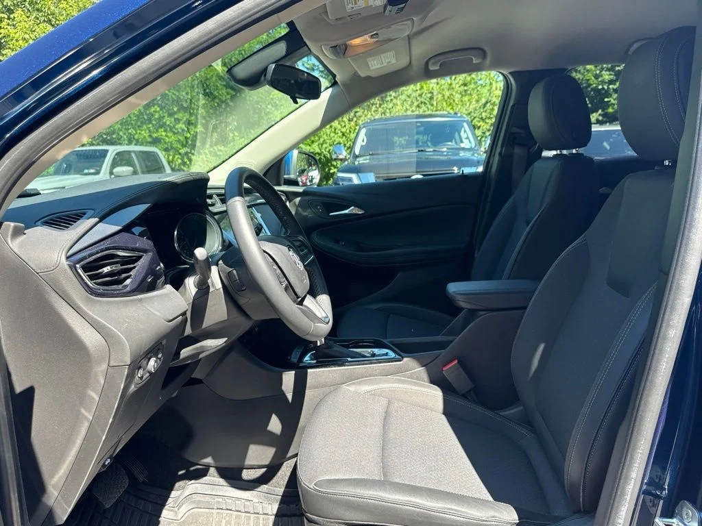 Used 2022 Blue Buick Select image 10