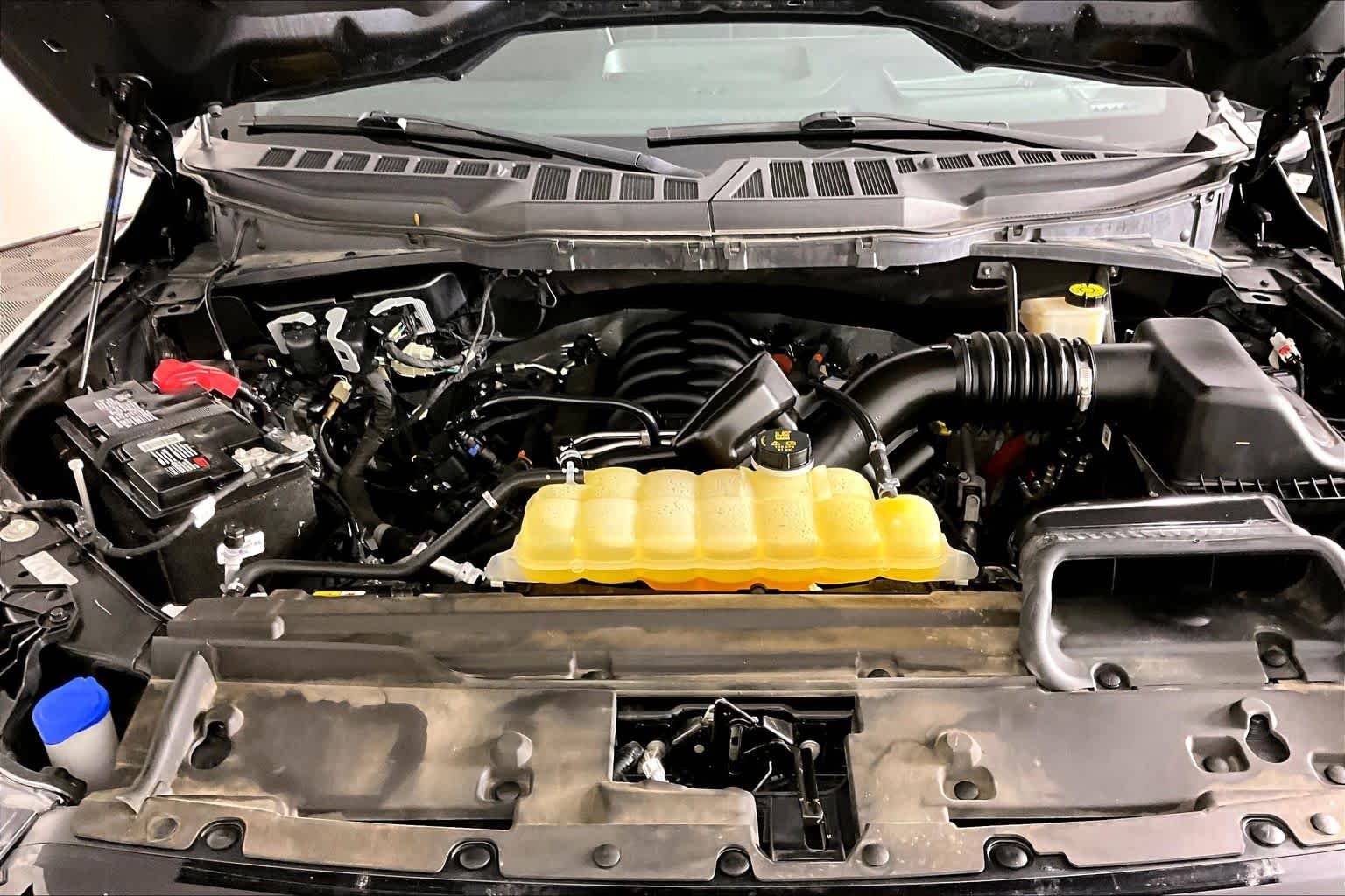 Used 2024 Carbonized Gray Metallic Ford LARIAT image 29