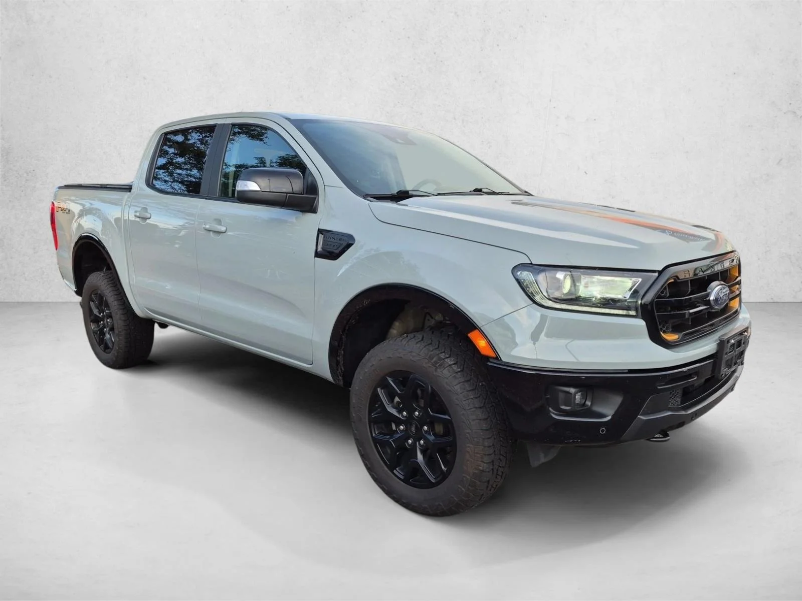 Used 2022 Cactus Gray Ford LARIAT image 3