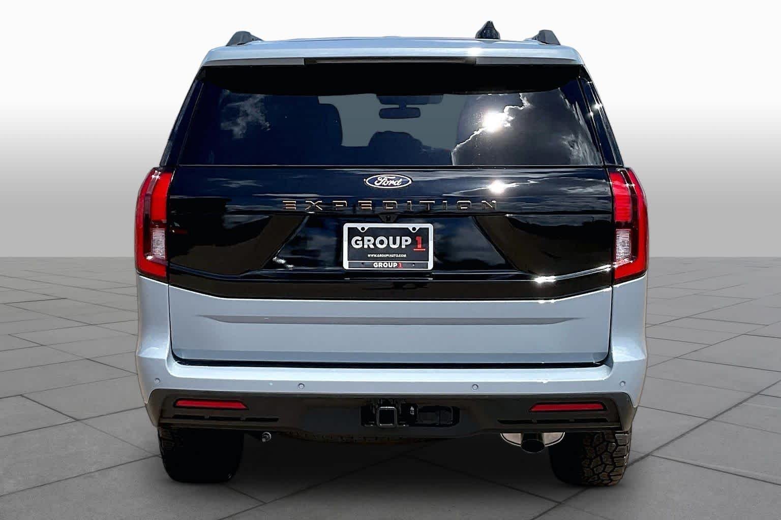 New 2027 Glacier Gray Metallic Tri-Coat Ford Tremor® image 4
