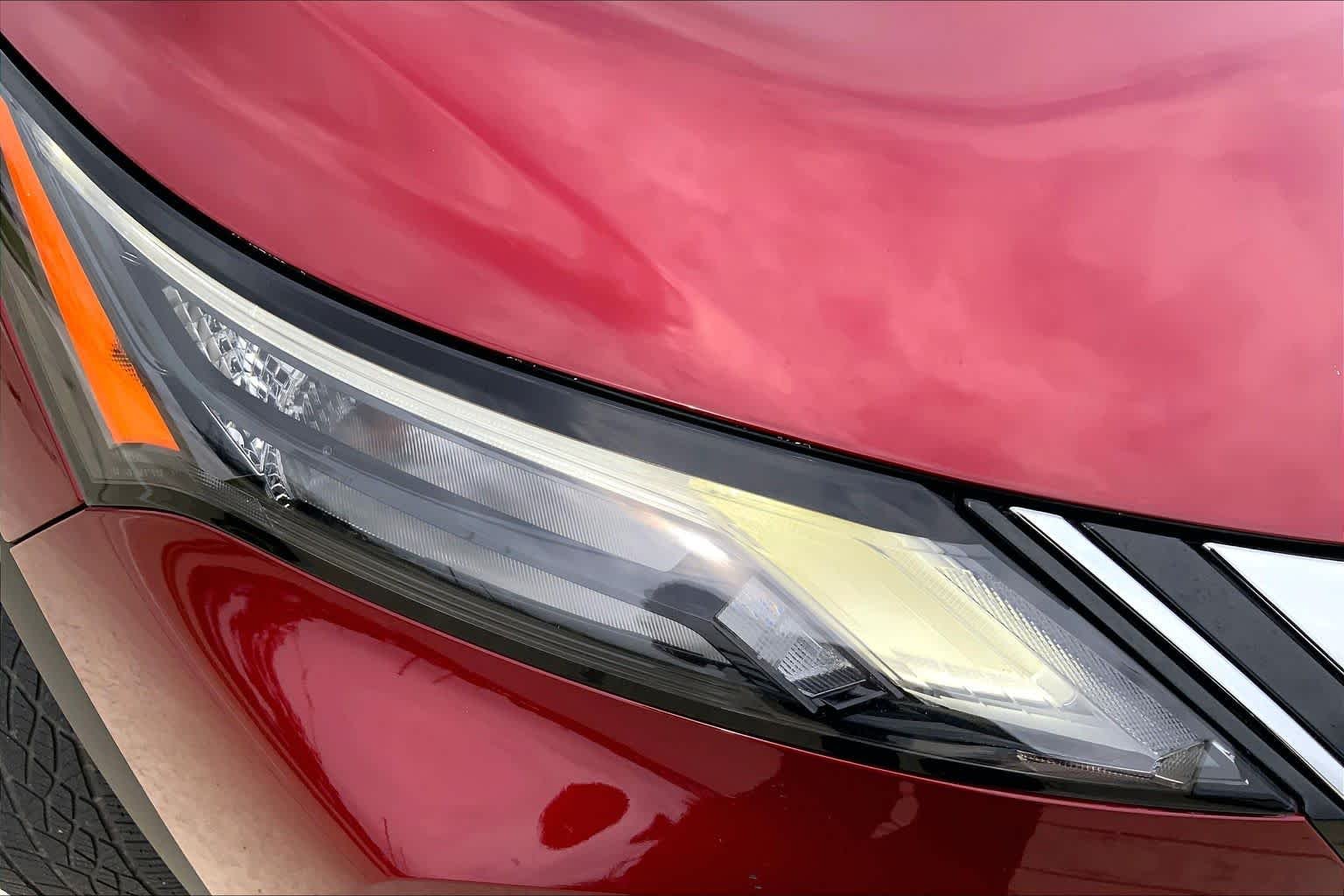 Used 2022 Scarlet Ember Tintcoat Nissan SV image 27