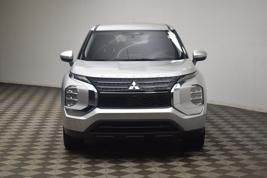 Used 2022  Mitsubishi ES image 15