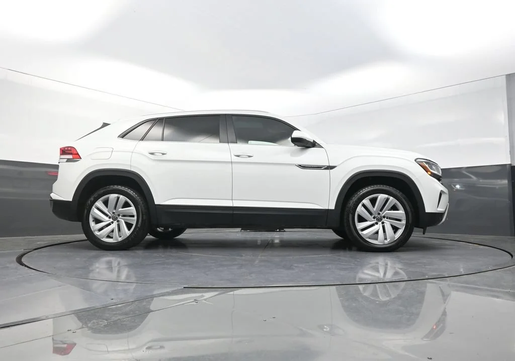 Used 2023 White Volkswagen 3.6L V6 SE w/Technology image 31