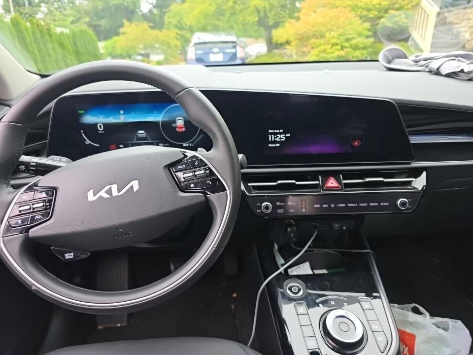 Certified Used 2023 Gray Kia Wind image 7