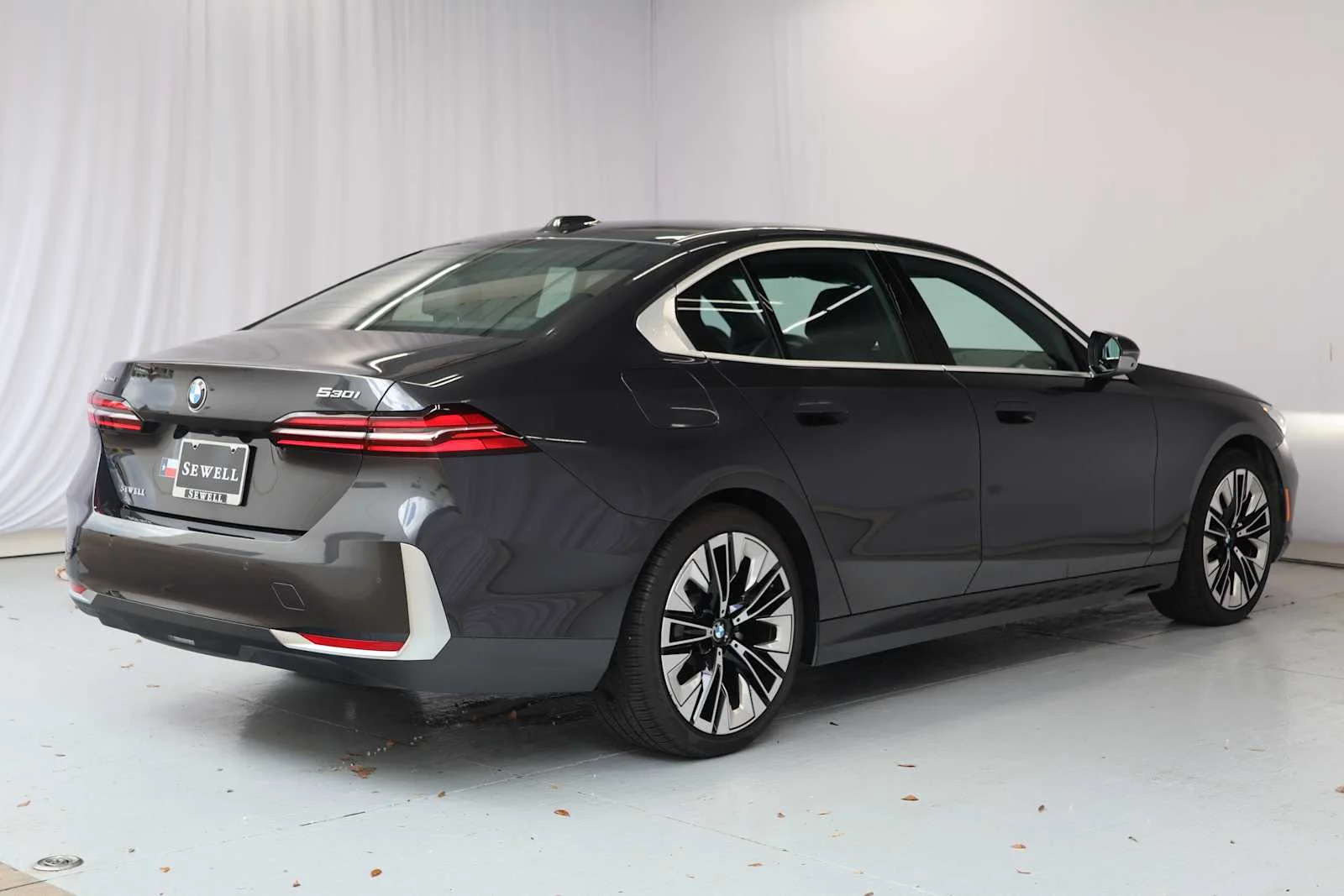 Used 2024 Dark Graphite Metallic BMW 530i xDrive image 10
