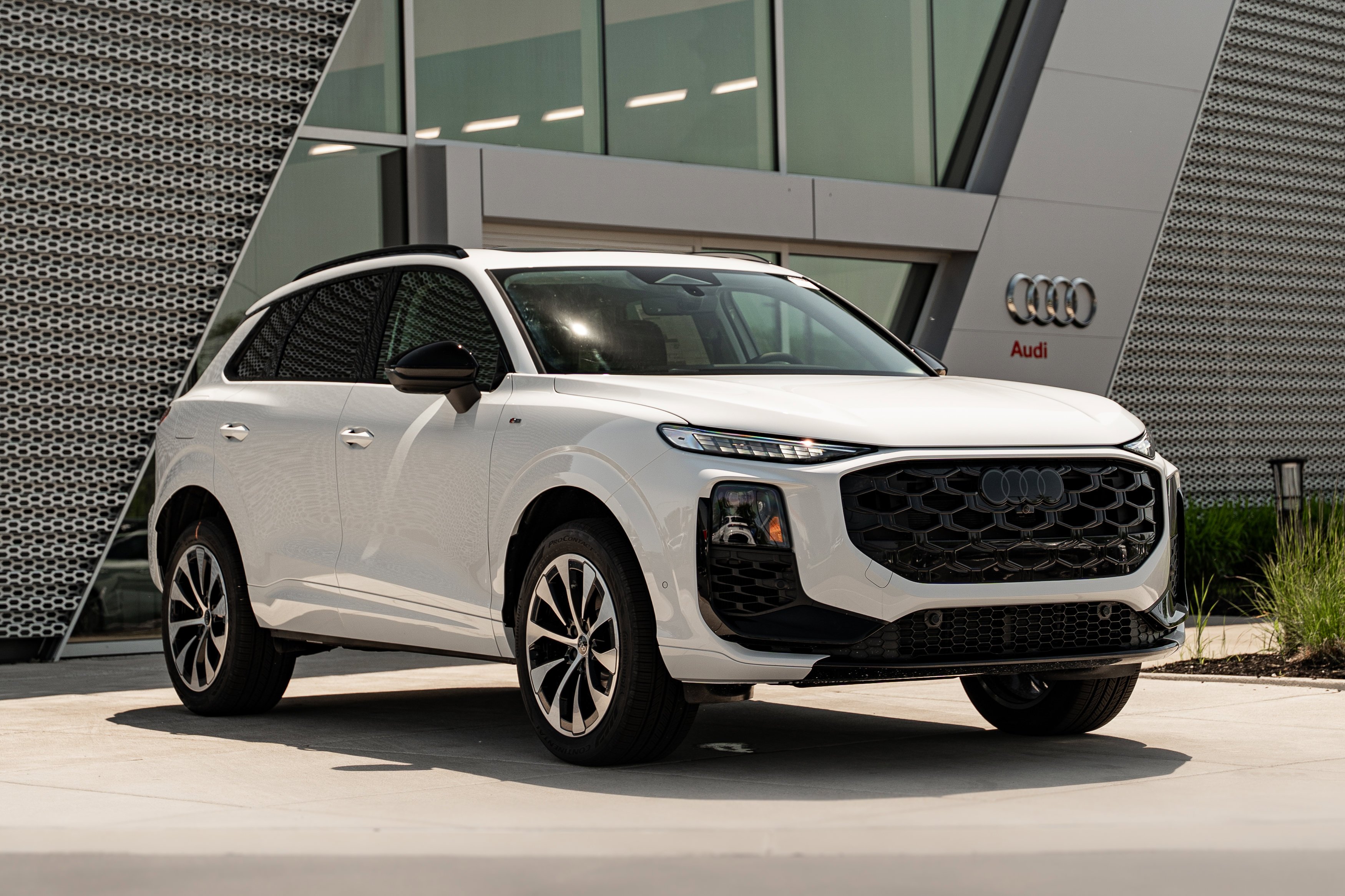 2026 Audi Q3 S line quattro's photo
