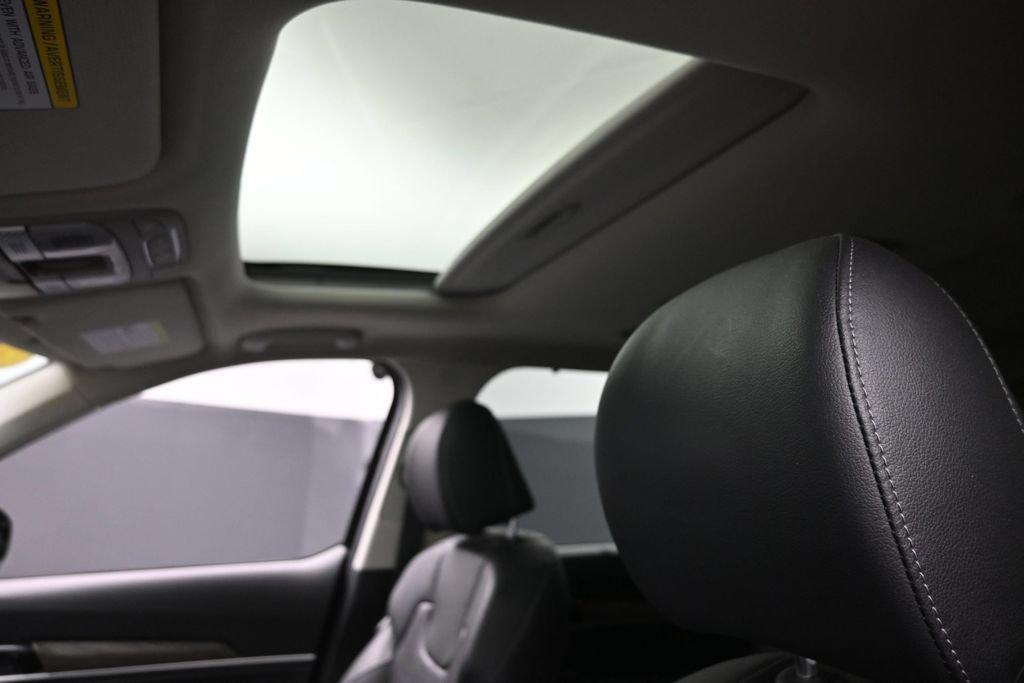 Used 2022 Black Kia SX image 17