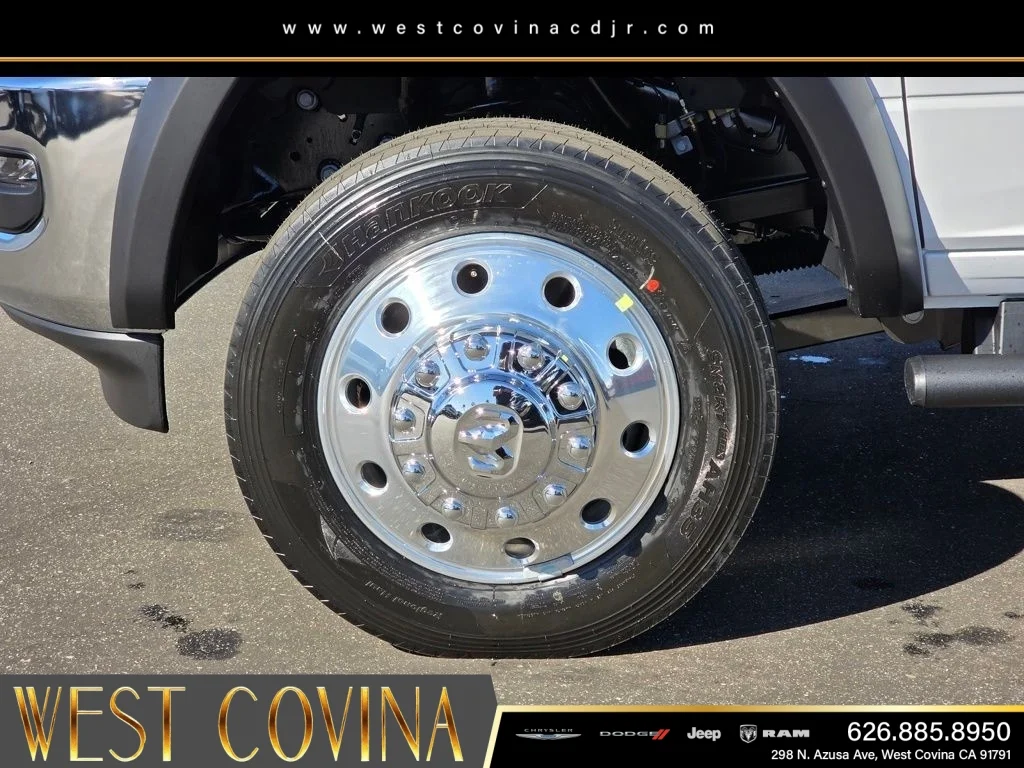 New 2026 Bright White Clear-Coat Exterior Paint RAM Tradesman image 9