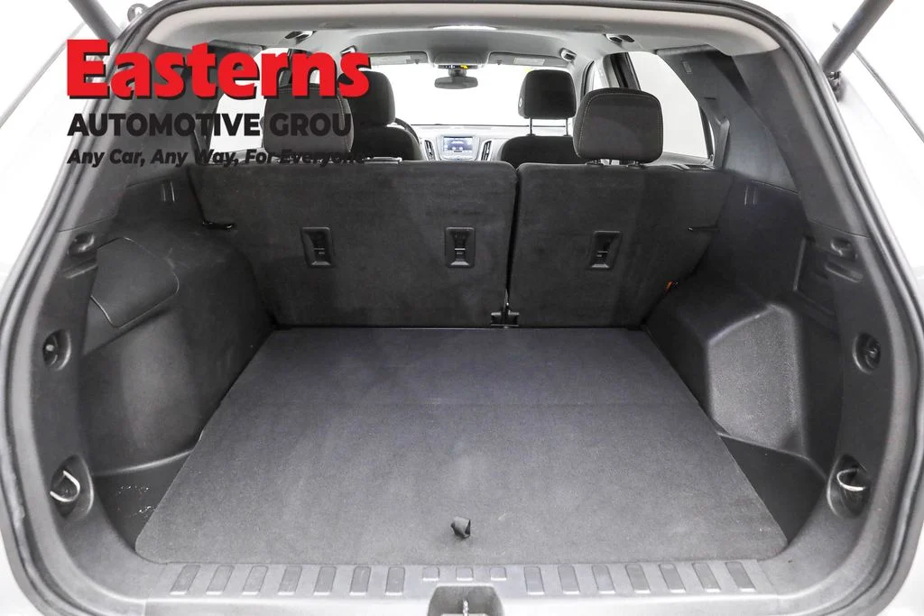 Used 2022 Silver Chevrolet LT image 9