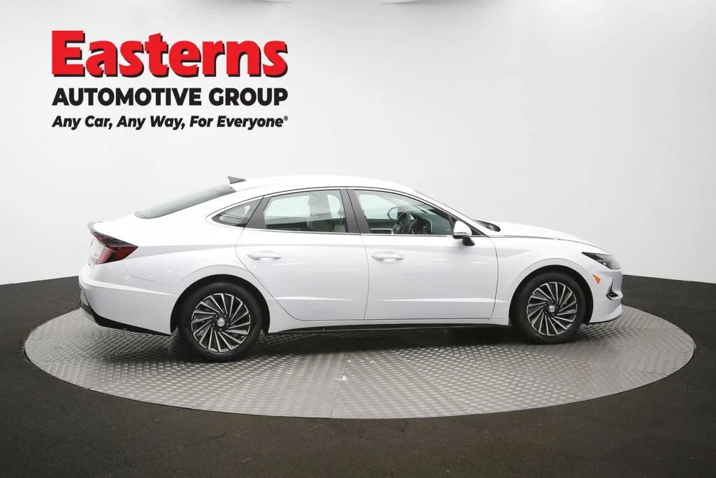 Used 2023 White Hyundai SEL image 43