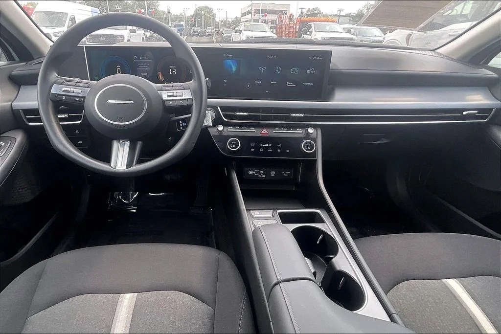 Used 2026 White Hyundai Blue image 14