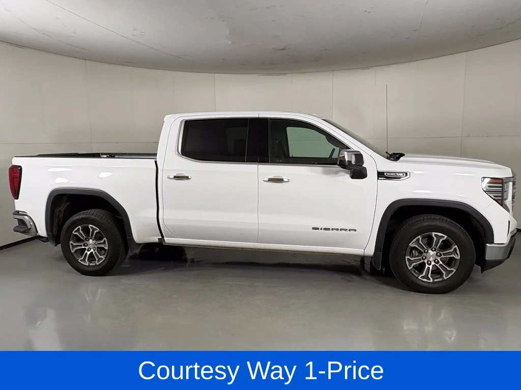 Used 2025 White GMC SLT image 12