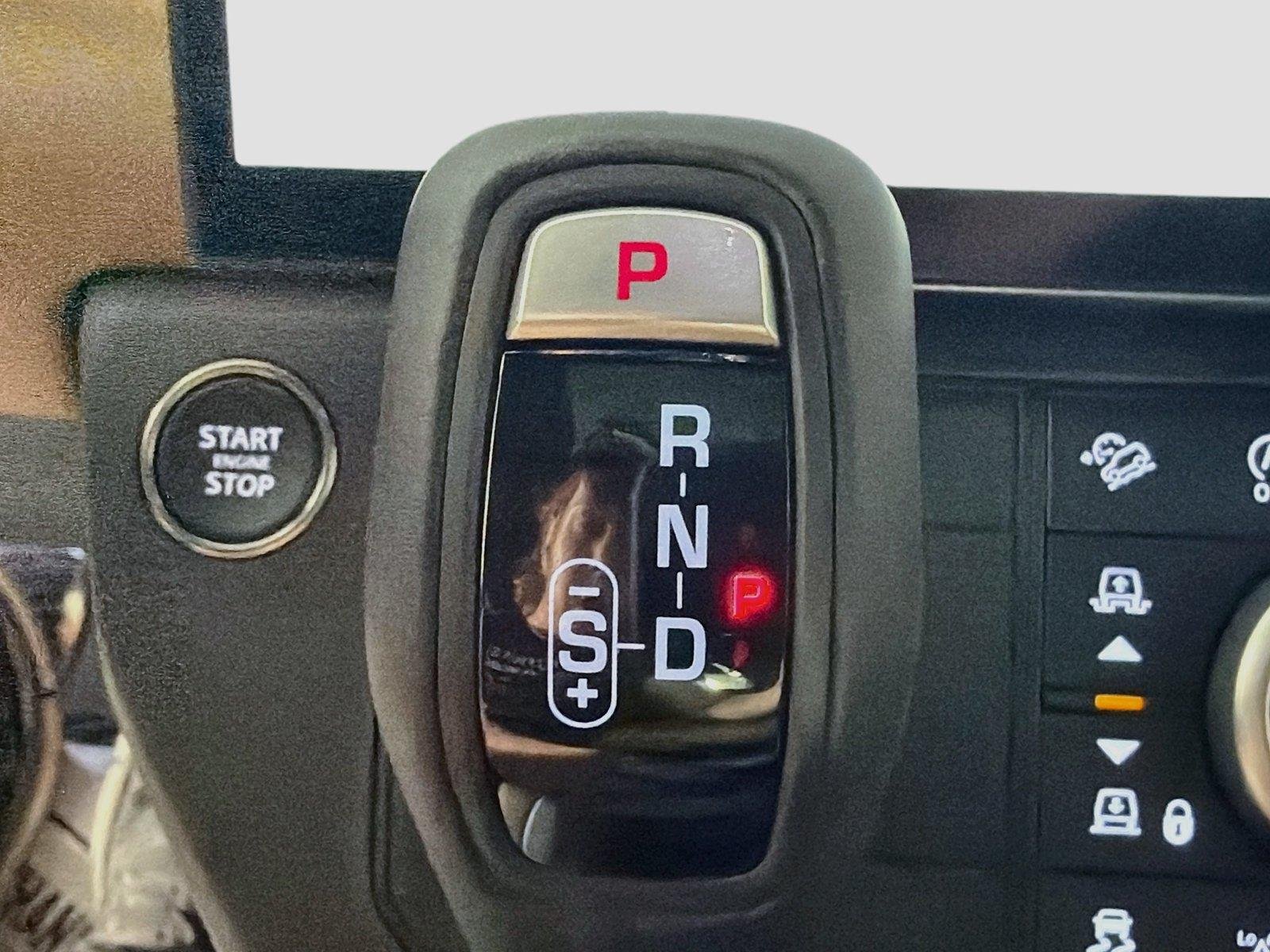 2026 Land Rover Defender V8 - Photo 16
