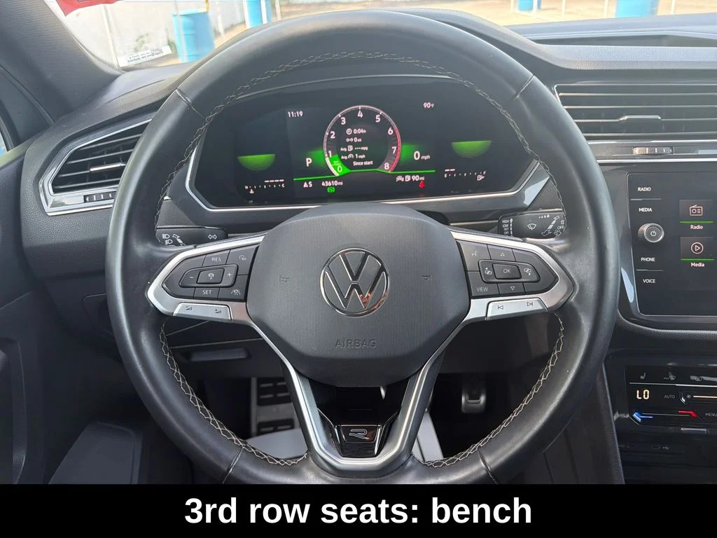 Used 2023 Silver Volkswagen 2.0T SE R-Line Black image 18
