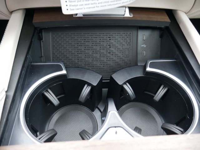 New 2026 MANUFAKTUR Moonlight White Metallic Mercedes-Benz GLE 450 image 39