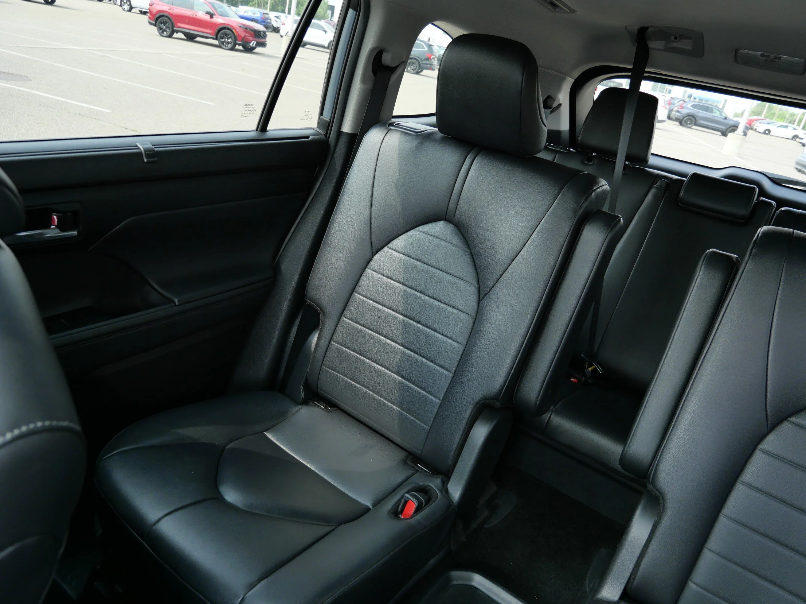 2024 Toyota Highlander XLE - Photo 12